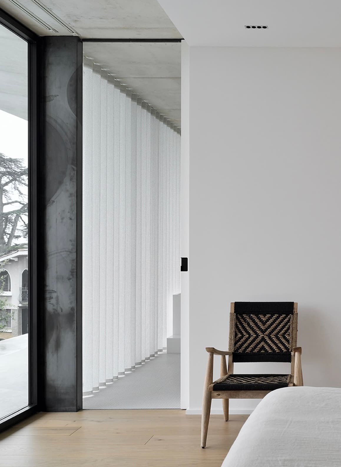 Chambre rideaux dans le projet Maison Moos de Hill à Saint-Didier-au-Mont-d'Or, France.